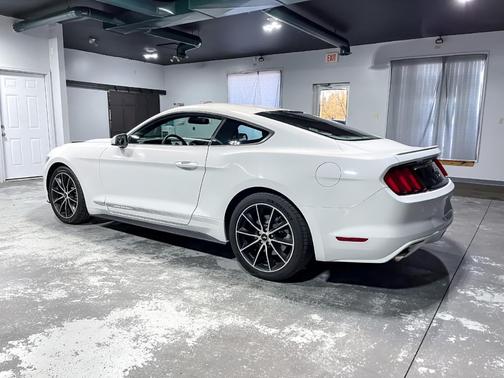 2017 Ford Mustang EcoBoost