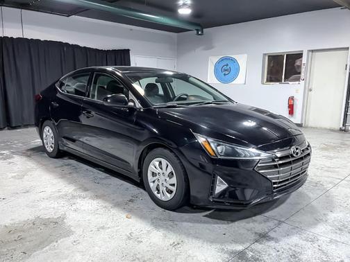 2019 Hyundai ELANTRA SE