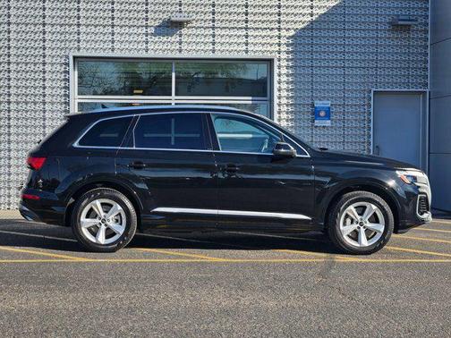 2025 Audi Q7 55 Premium