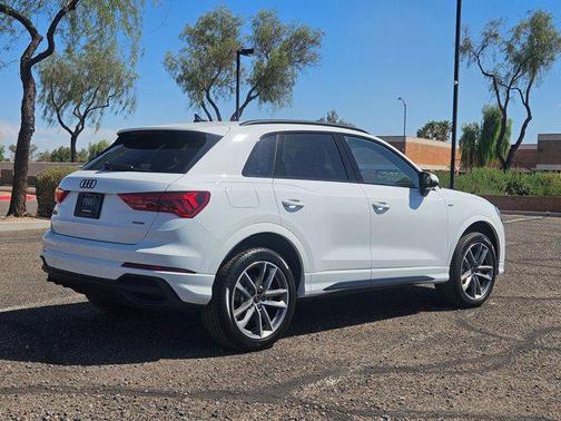 2025 Audi Q3 Premium 45 TFSI S line quattro Tiptronic