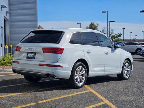 Glacier White M 2019 Audi Q7 55 Premium