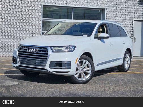 Glacier White M 2019 Audi Q7 55 Premium