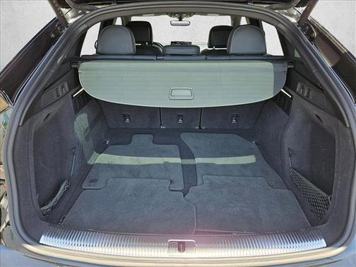 Mythos Black Metallic 2023 Audi SQ5 3.0T Prestige