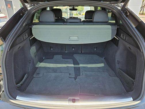 Mythos Black Metallic 2023 Audi SQ5 3.0T Prestige