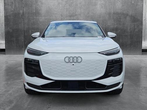 2025 Audi Q6 e-tron Premium Plus quattro