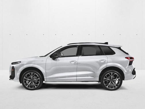 Glacier White Metallic 2026 Audi Q3 TFSI quattro S tronic