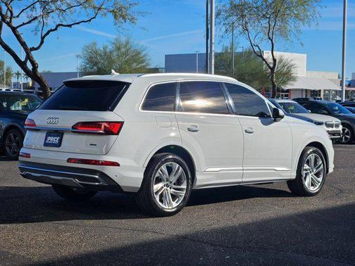 2023 Audi Q7 45 Premium