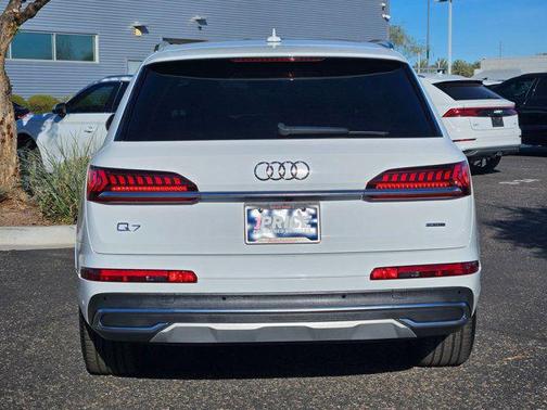 2023 Audi Q7 45 Premium