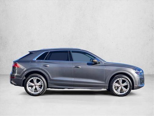 2022 Audi Q8 55 Premium