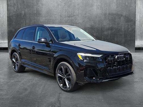 2025 Audi Q7 55 Premium Plus