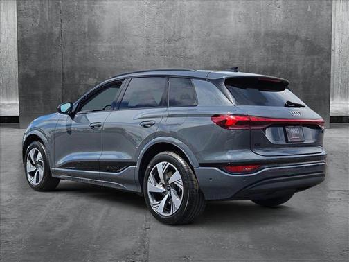2025 Audi Q6 e-tron Premium Plus quattro