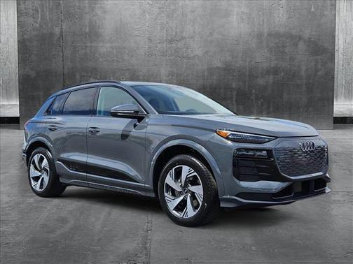 2025 Audi Q6 e-tron Premium Plus quattro
