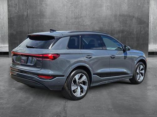 2025 Audi Q6 e-tron Premium Plus quattro