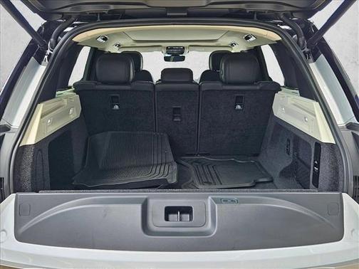 Fuji White 2023 Land Rover Range Rover P530 SE
