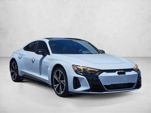 Suzuka Gray Metallic 2023 Audi e-tron GT Premium Plus quattro