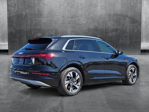 2023 Audi e-tron Premium Plus quattro