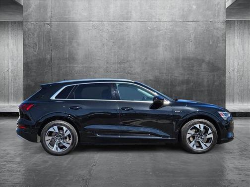 2023 Audi e-tron Premium Plus quattro