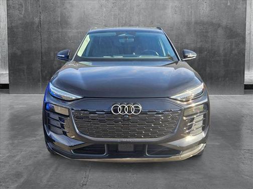 2025 Audi Q6 e-tron Premium Plus quattro