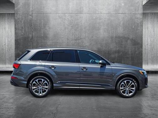 2025 Audi Q7 45 Premium Plus