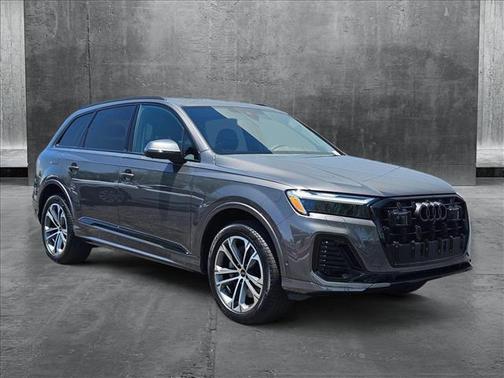 2025 Audi Q7 45 Premium Plus