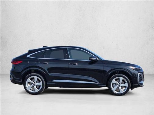 Mythos Black Metallic 2026 Audi Q5 Sportback Premium Plus TFSI quattro S tronic