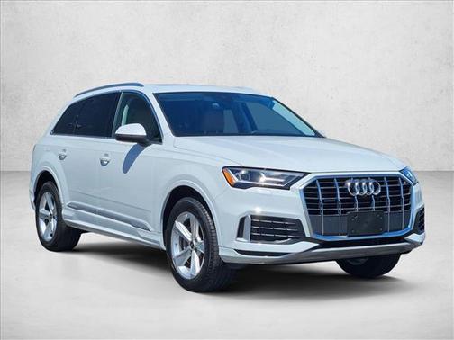 Glacier White Metallic 2023 Audi Q7 45 Premium