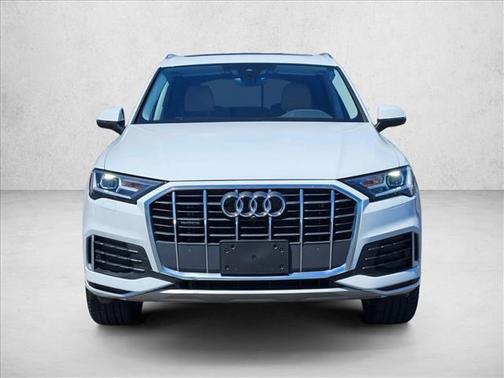 Glacier White Metallic 2023 Audi Q7 45 Premium