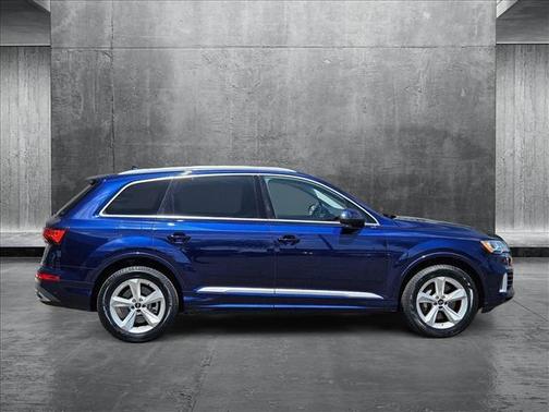 2022 Audi Q7 55 Premium