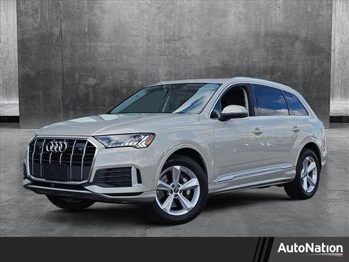 2024 Audi Q7 45 Premium Plus