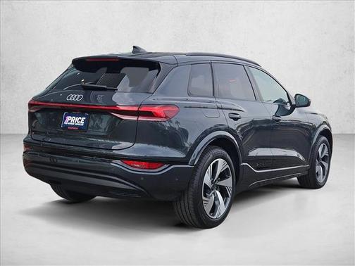 2025 Audi Q6 e-tron Premium Plus quattro