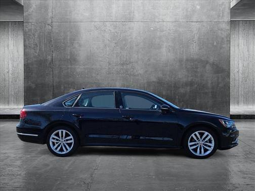 2019 Volkswagen Passat 2.0T Wolfsburg Edition