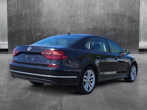 2019 Volkswagen Passat 2.0T Wolfsburg Edition