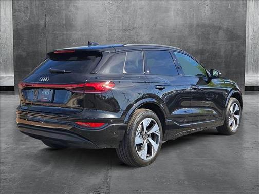 2025 Audi Q6 e-tron Premium Plus quattro