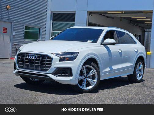 Carrara White 2023 Audi Q8 55 Premium