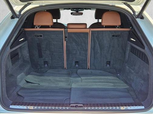 Carrara White 2023 Audi Q8 55 Premium