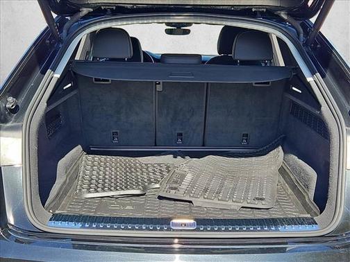 Mythos Black Metal 2023 Audi Q8 55 Prestige