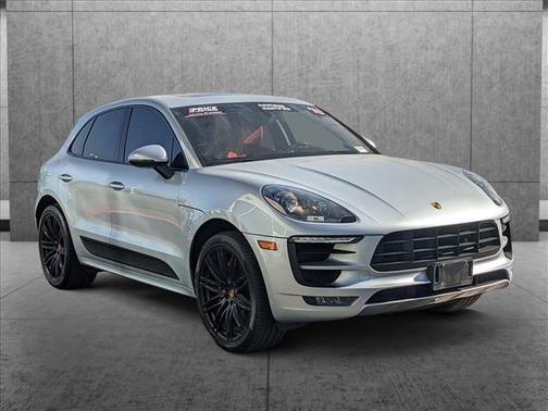 Photo 3 of 26 of 2018 Porsche Macan GTS