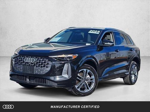 Mythos Black Metallic 2025 Audi Q5 Premium TFSI quattro S tronic