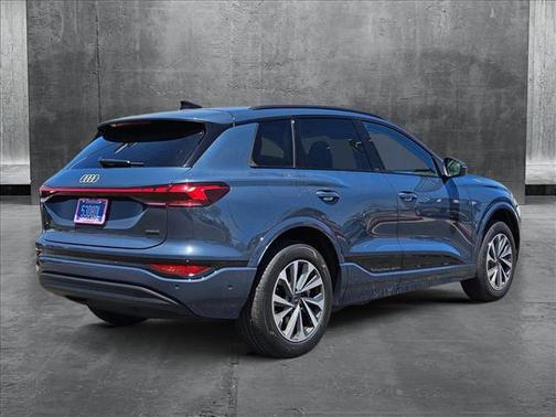 2025 Audi Q6 e-tron Premium Plus quattro
