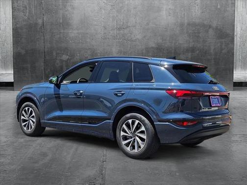 2025 Audi Q6 e-tron Premium Plus quattro