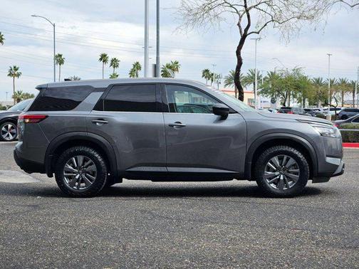 2023 Nissan Pathfinder S FWD