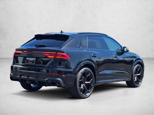 Mythos Black Metallic 2026 Audi RS Q8 4.0T