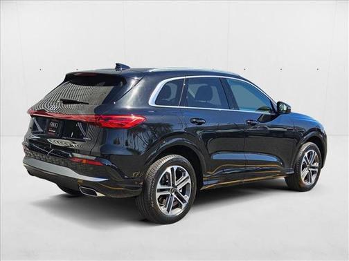 2025 Audi Q5 Premium