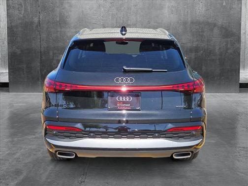 2025 Audi Q5 Premium