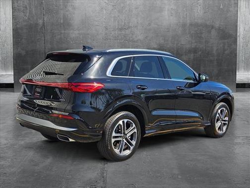 2025 Audi Q5 Premium