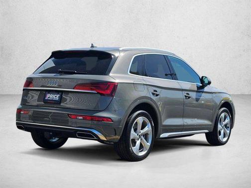 Chronos Gray Metallic 2023 Audi Q5 45 S line Premium Plus