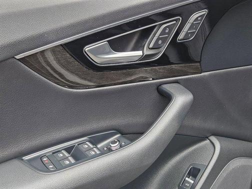 Samurai Gray Me 2019 Audi Q7 55 Prestige