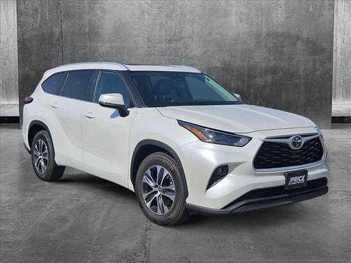 2024 Toyota Highlander XLE