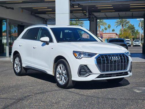 2025 Audi Q3 Premium 45 TFSI S line quattro Tiptronic