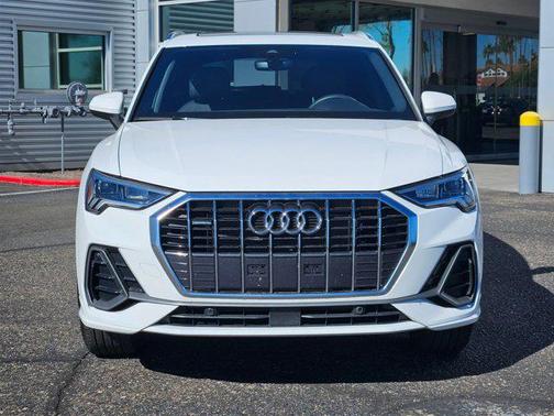 2025 Audi Q3 Premium 45 TFSI S line quattro Tiptronic